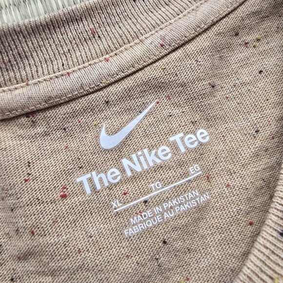 THE NIKE TEE TAN LOOSE FIT LONG SLEEVE SHIRT BASKETBALL - Picture 4 of 4